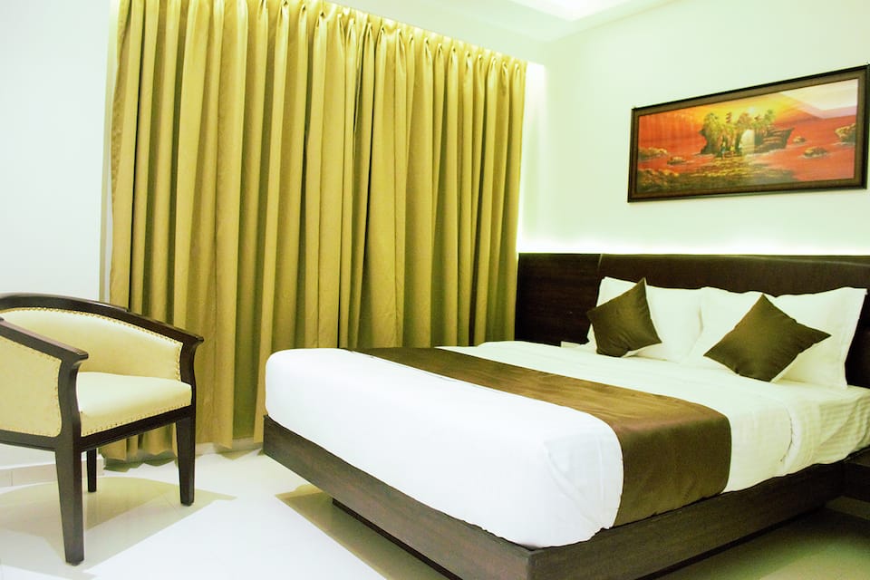 Deluxe Queen Room