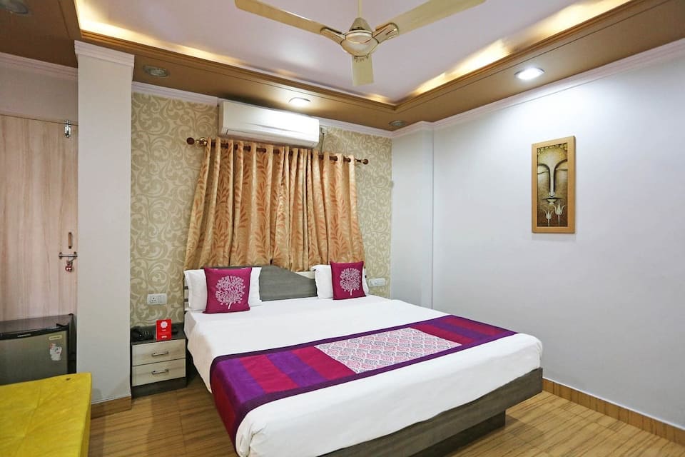 Deluxe Room AC