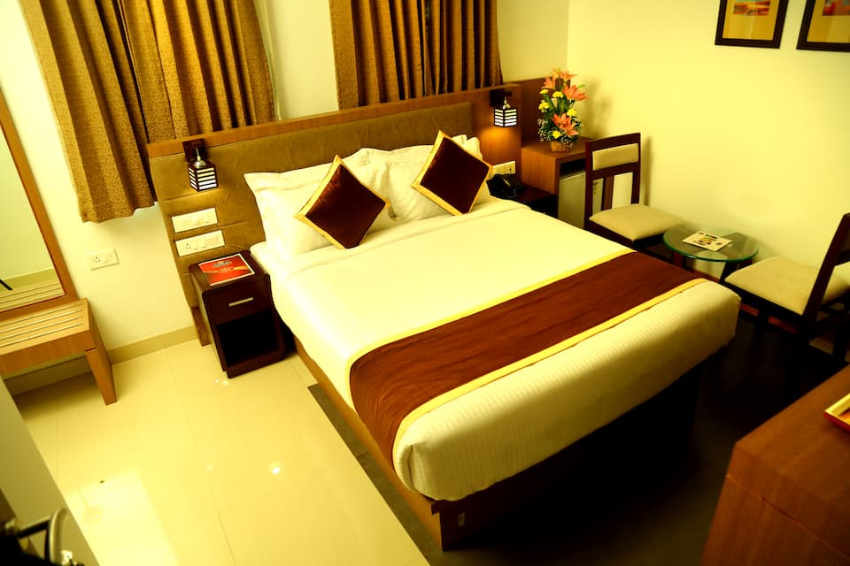 DELUXE ROOM