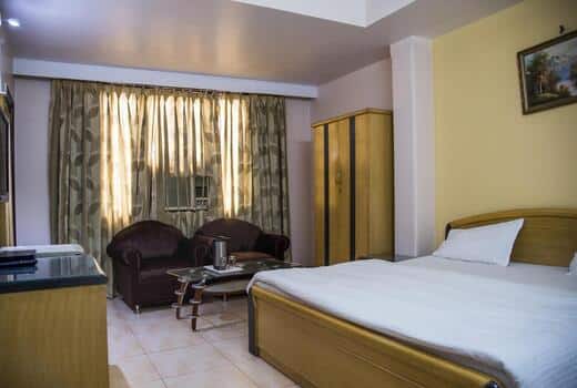SUPERIOR ROOM