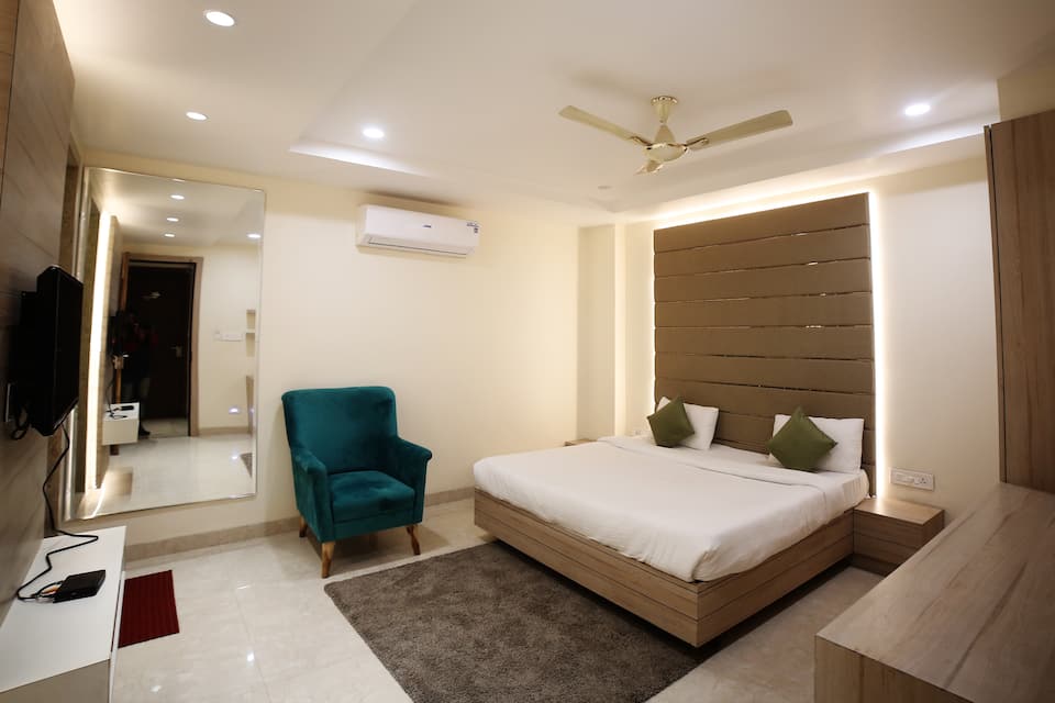 Royal Room