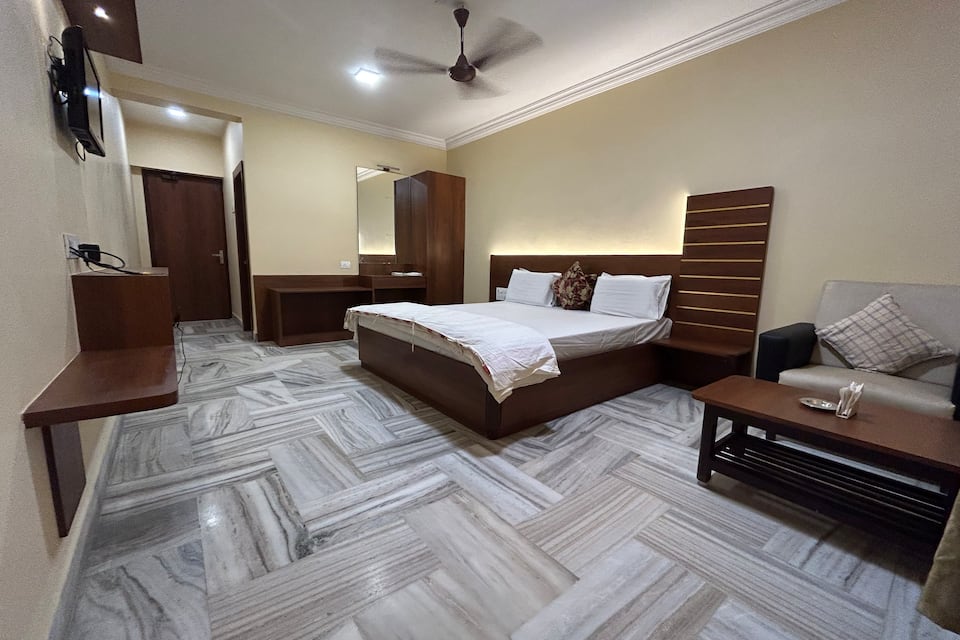 Hotel Woodlands Vapi - Location, Photos, Reviews Hotel Woodlands Vapi - Location, Photos, Reviews