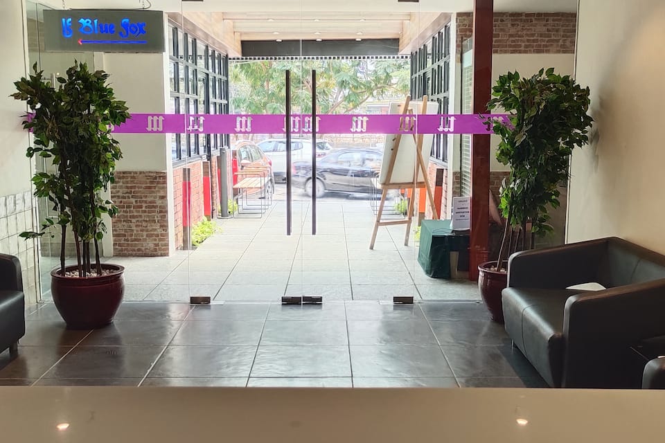 ENTRANCE  LOBBY AREA