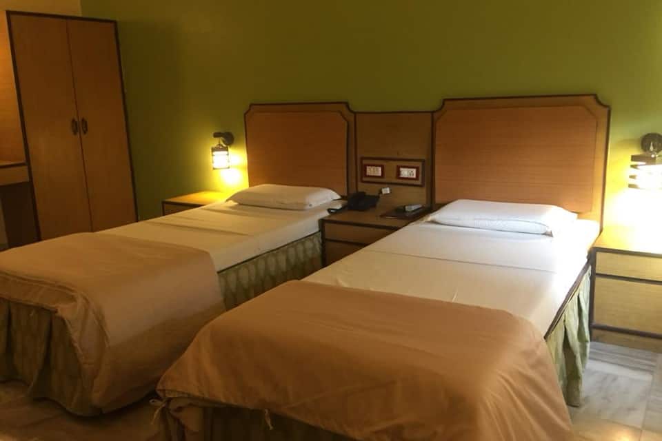 Hotel Woodlands Vapi - Location, Photos, Reviews Hotel Woodlands Vapi - Location, Photos, Reviews